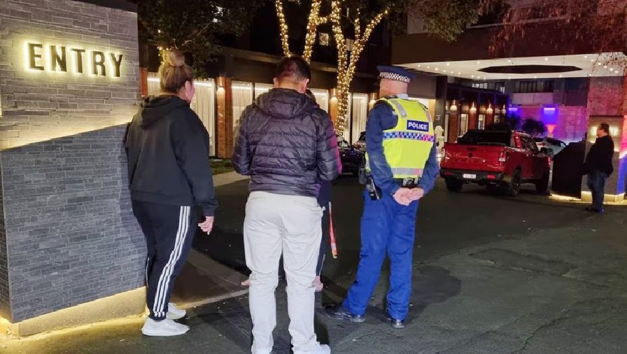 Sốc: Khách sạn nơi tuyển New Zealand đóng quân bị cháy, nghi có phá hoại