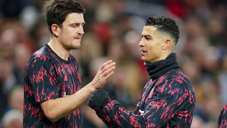Vì sao Ronaldo và Maguire ngồi dự bị ở trận MU vs Liverpool?