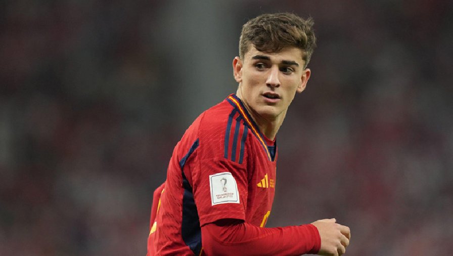 Gavi trở thành cầu thủ Tây Ban Nha trẻ nhất ra sân ở World Cup