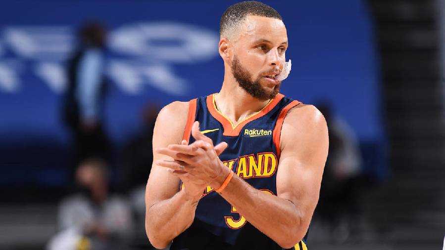 Stephen Curry coi thất bại ở mùa này là “trải nghiệm đáng nhớ”