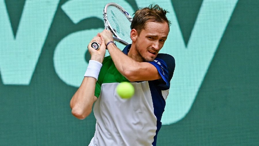 Medvedev thua trắng 2 set, bị loại khỏi tứ kết Mallorca Open