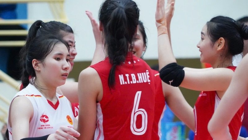 Bóng chuyền nữ Thông Tin 'đè bẹp' đối thủ để vô địch U23 Quốc gia 2025