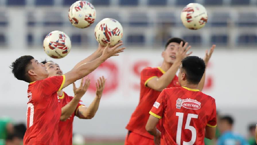 LĐBĐ Đông Nam Á gửi Việt Nam 15 quả bóng để tập cho AFF Cup