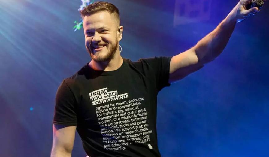 Dan Reynolds của Imagine Dragons hát 'Enemy' khi chơi Liên Minh Huyền Thoại