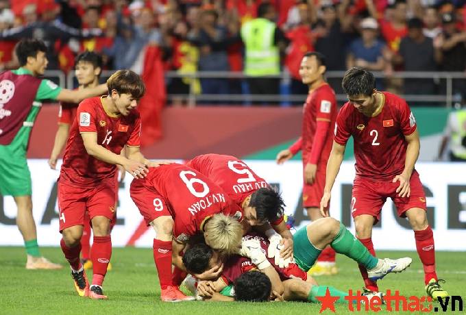 Dù đá vòng loại World Cup ở Thái Lan hay UAE, tuyển Việt Nam đều thấy 'thân quen'