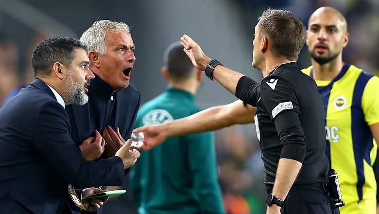 Fenerbahce gặp khó trong cuộc đua vô địch, Mourinho sắp bị kiện ra tòa