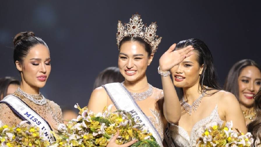 VĐV bóng chuyền Anchilee Scott-Kemmis đăng quang Hoa hậu hoàn vũ Thái Lan 2021