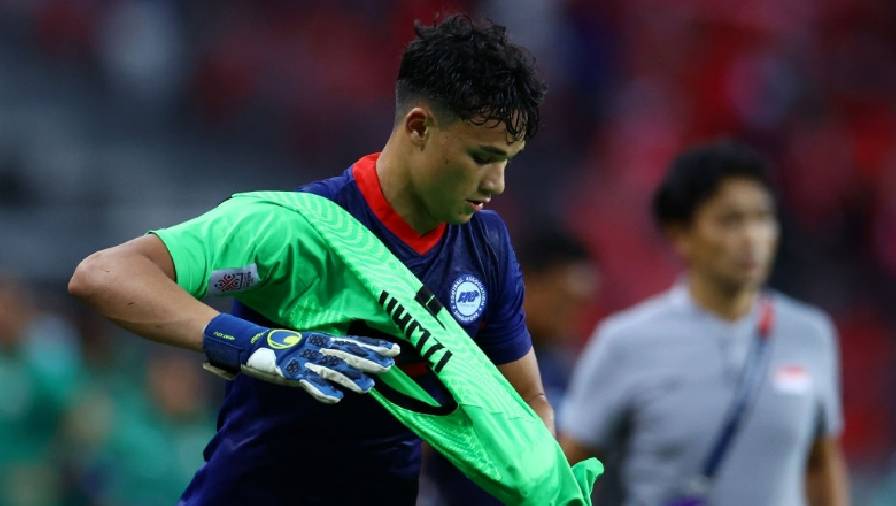 Singapore lĩnh 3 thẻ đỏ ở bán kết lượt về AFF Cup, tiền đạo về làm thủ môn