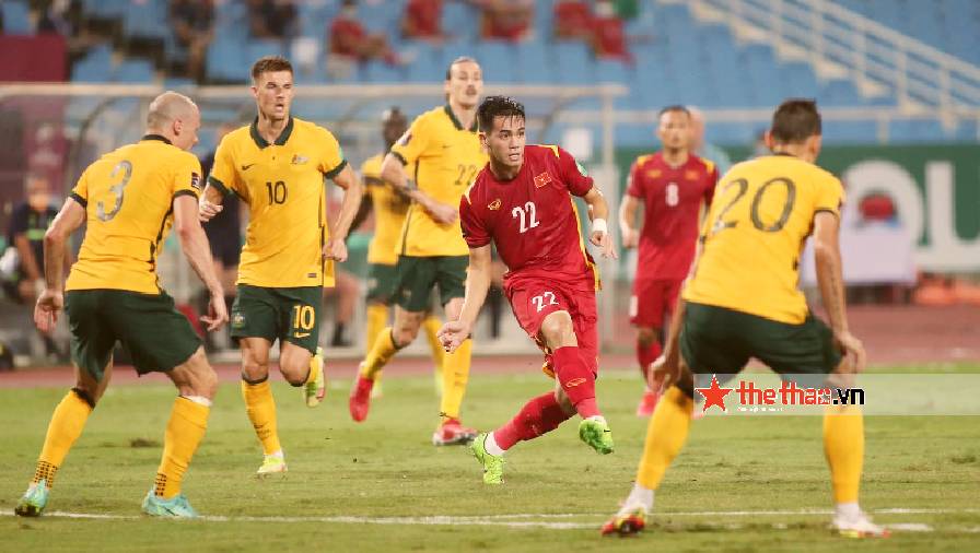 ĐT Việt Nam mặc áo đỏ ở trận gặp Australia ở vòng loại World Cup 2022