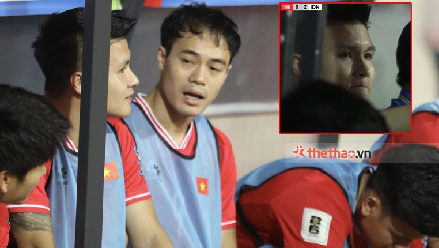 Nguyễn Quang Hải nổi giận, thất vọng ôm đầu vì không được vào sân