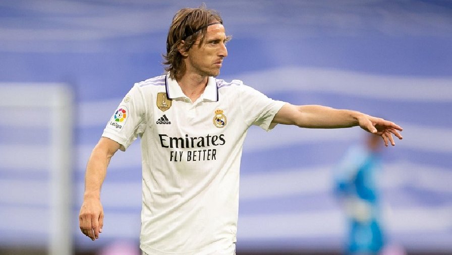 Modric chính thức từ chối 'tiền tấn' từ Saudi Arabia, ở lại Real Madrid thêm 1 năm