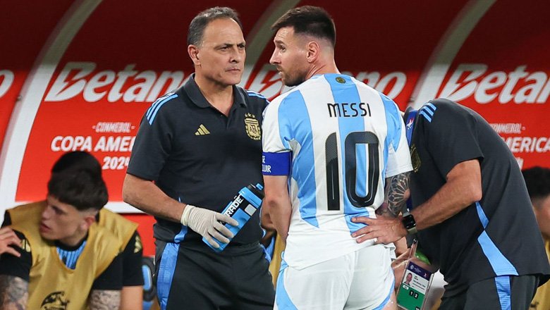 Argentina cầm chắc vé đi tiếp, Messi được giữ chân trận cuối