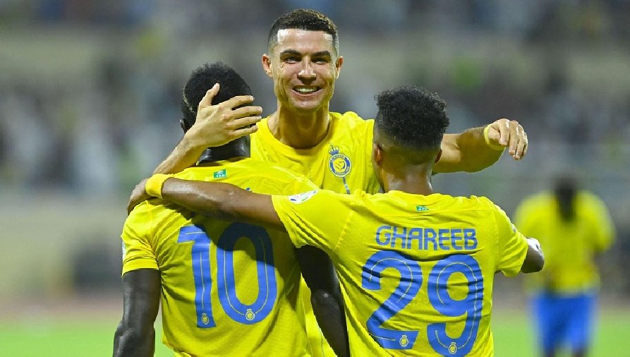 Ronaldo lập hat-trick, Al Nassr thắng trận đầu tiên ở giải VĐQG Saudi Arabia