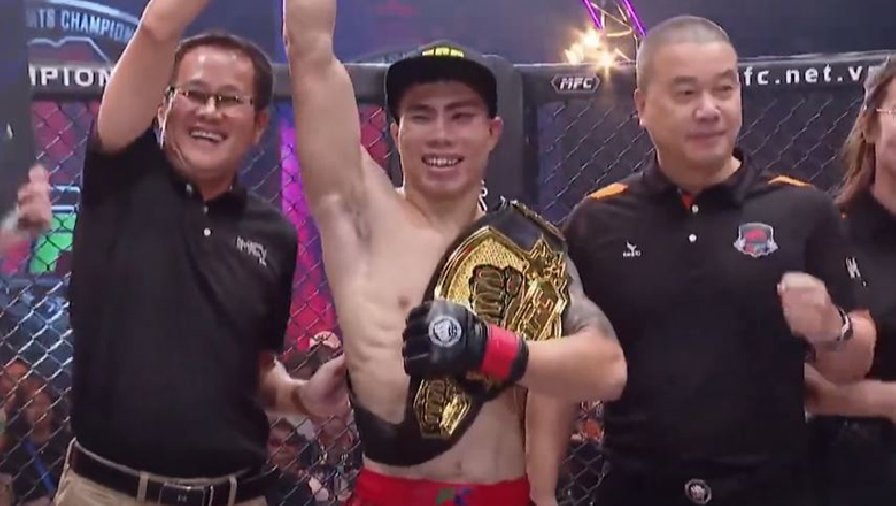 Văn Nam khóa cổ võ sĩ Nga, giành thêm 1 đai vô địch MMA Việt Nam