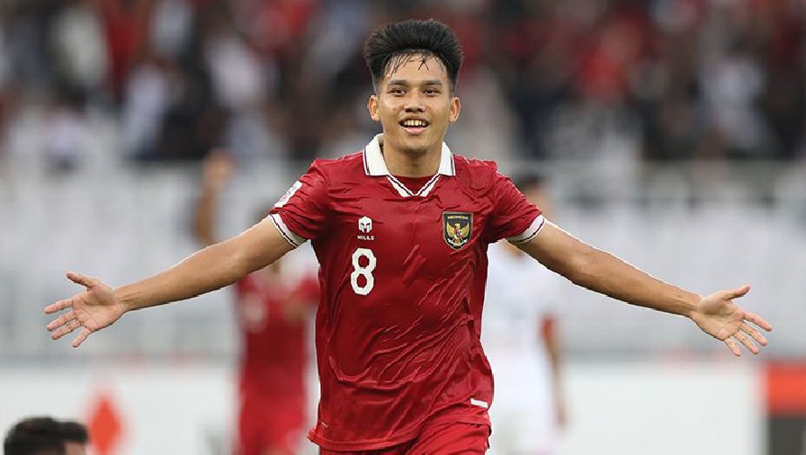 Khoe ảnh ăn mì tôm trước thềm Asian Cup 2023, tuyển thủ Indonesia bị... 'gõ đầu'