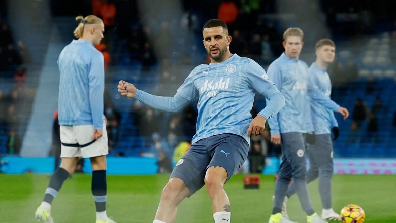 Dàn sao Man City bị HLV Pep Guardiola bắt ngủ lại sân tập trước trận gặp Everton 