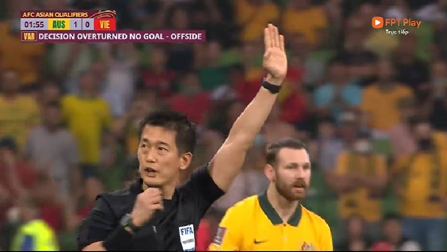 VAR giúp ĐT Việt Nam tránh khỏi bàn thua trước Australia ở giây thứ 19