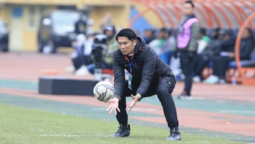 Hà Nội FC lại thua ‘đấu súng’, HLV Iwamasa vẫn chưa thể có chiến thắng đầu tay