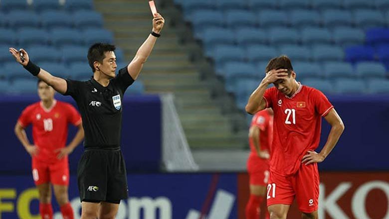 HLV Hoàng Anh Tuấn thông cảm cho thẻ đỏ của Mạnh Hưng, khen U23 Việt Nam đá đẹp