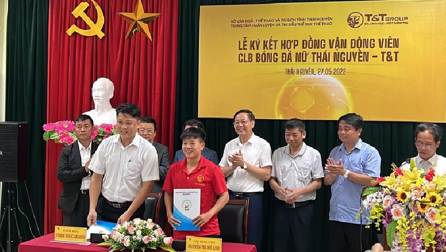 Bóng đá nữ Việt Nam có cầu thủ đầu tiên được nhận tiền lót tay