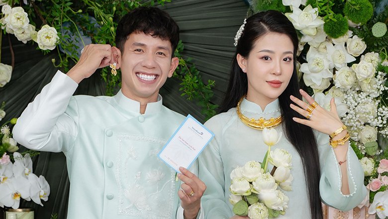 Hồng Duy lỡ hẹn với HLV Kim Sang Sik vì bận... làm đám cưới