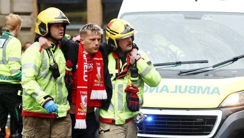 Thảm kịch xe điên trong lễ rước cúp Ngoại hạng Anh của Liverpool