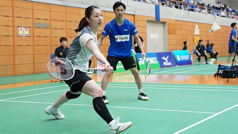 Watanabe và Matsutomo thắng hạt giống số 8 tại vòng 1 giải cầu lông Singapore Mở rộng