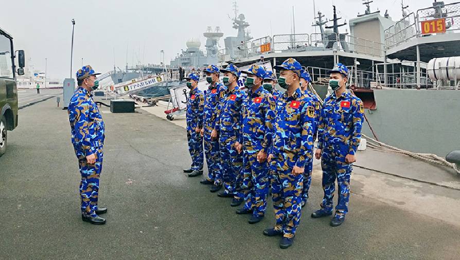 Vượt mặt Trung Quốc, Hải quân Việt Nam 'cứu tàu' nhanh như Nga