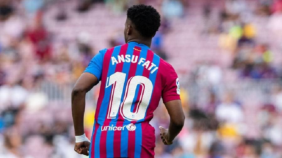 Ansu Fati tái xuất sau 322 ngày, mất 10 phút để ghi bàn cho Barcelona