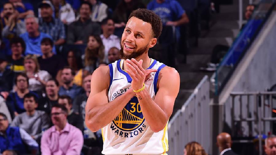 Steph Curry đưa Golden State Warriors đến thắng lợi thứ 4 liên tiếp