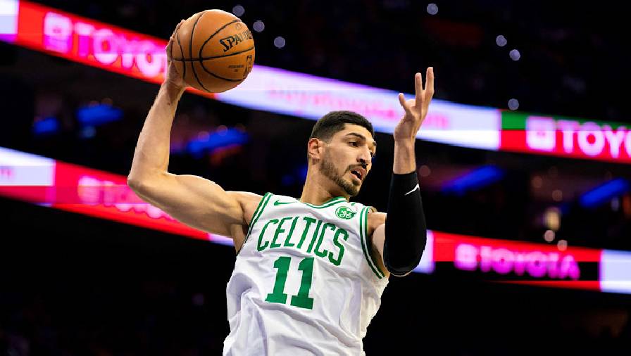 Trung phong của Boston Celtics tố Nike bóc lột lao động
