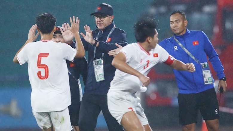 HLV Cristiano Roland: 'Quan trọng nhất là U17 Việt Nam vượt qua vòng loại'