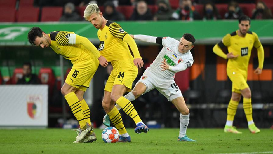 Dortmund mất điểm trên sân của Augsburg, lỡ cơ hội bám đuổi Bayern