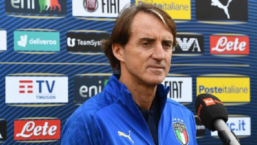 Roberto Mancini không từ chức HLV trưởng tuyển Italia