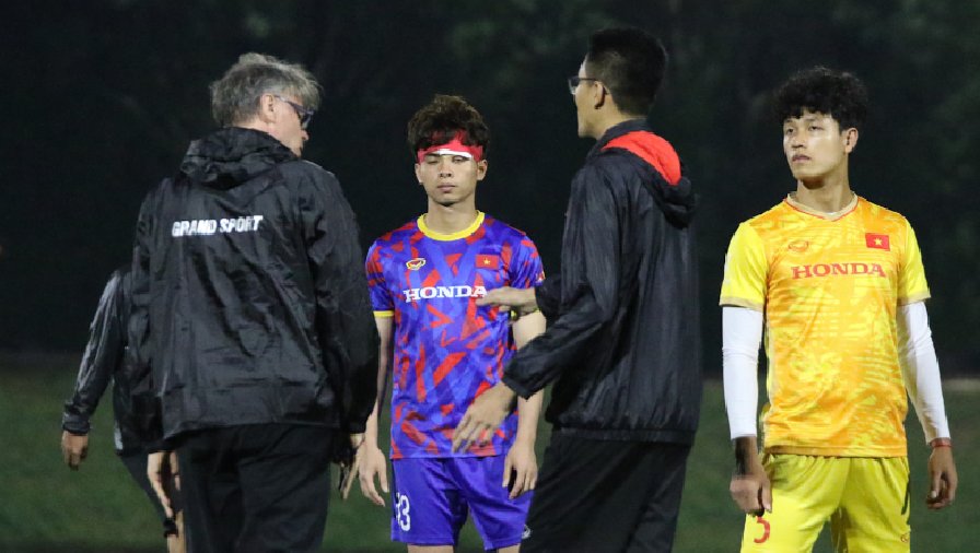 Thủ môn U23 Việt Nam quay trở lại tập luyện sau chấn thương vùng đầu