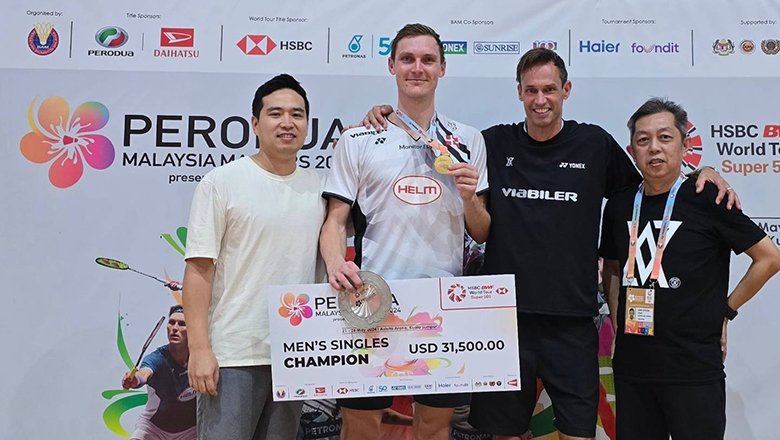 Axelsen gửi lời cảm ơn Lee Zii Jia sau khi vô địch Malaysia Masters