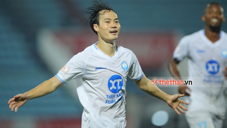 Văn Toàn nghỉ ít nhất 1 tháng, lỡ màn 'về đích' cùng Nam Định tại V.League