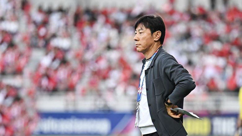HLV Shin Tae Yong và 2 cầu thủ Indonesia bị phạt tiền vì chỉ trích trọng tài