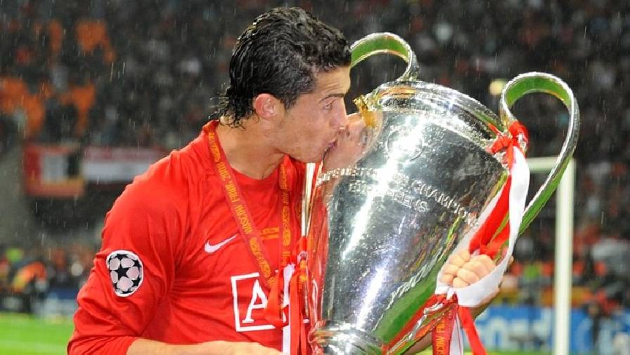 Khi nào Ronaldo đá trận đầu tiên cho MU tại Champions League?