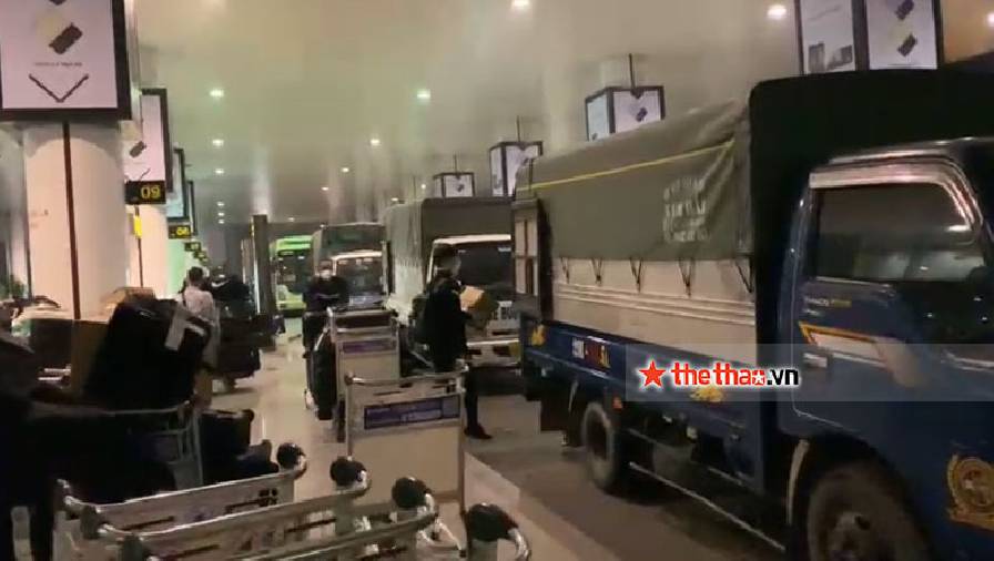 ĐT Trung Quốc thuê 4 xe tải chở hành lý khi đặt chân tới Việt Nam