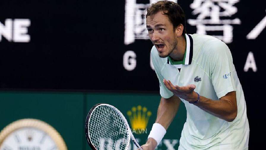 Medvedev bị phạt vì scandal tại Australian Open