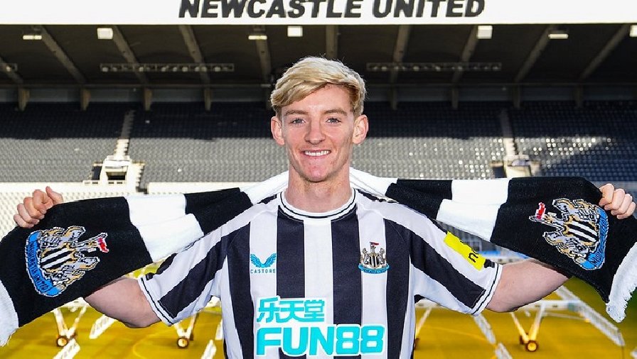 Newcastle chính thức đón sao trẻ Anthony Gordon với giá 45 triệu bảng