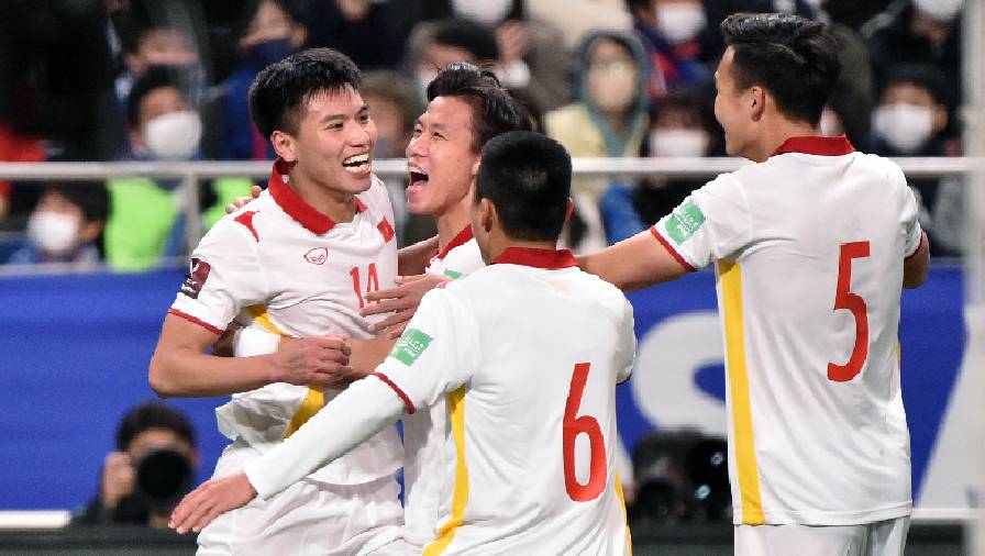 Thanh Bình mở tỷ số, trở thành cầu thủ Việt Nam đầu tiên ghi bàn vào lưới Nhật Bản