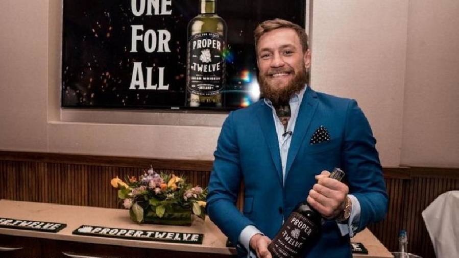 Conor McGregor bán cổ phần của công ty rượu whisky Right No Twelve với giá 600 triệu USD