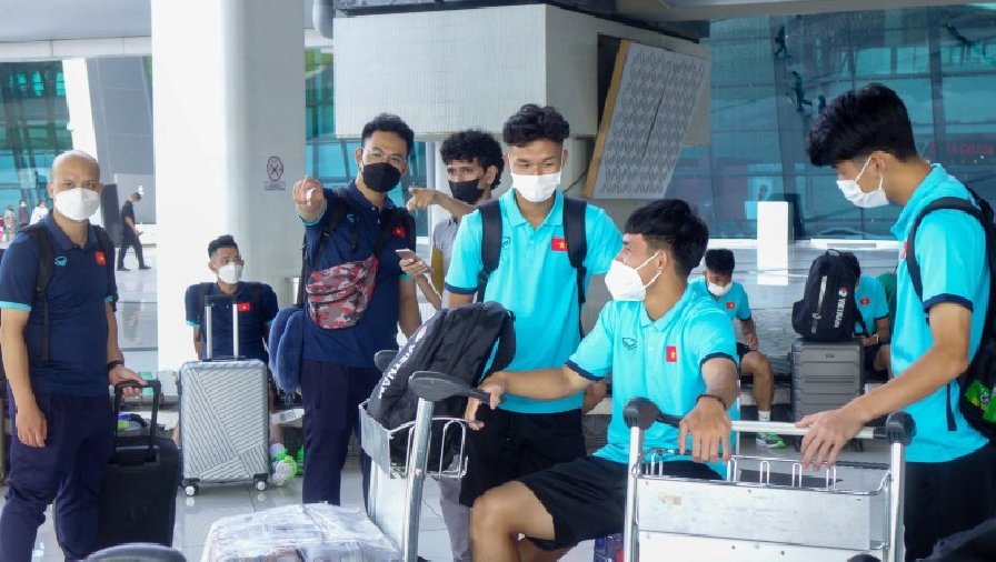 U19 Việt Nam cập bến Indonesia sau 19 tiếng di chuyển