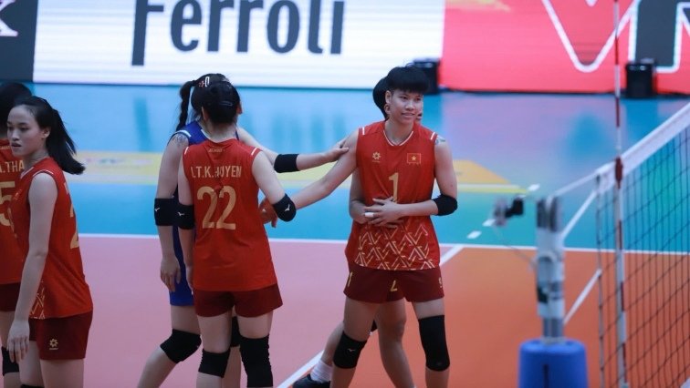 Viện binh 31 tuổi 'cứu' trẻ Thái Lan trước trẻ Việt Nam ở VTV Cup 2025