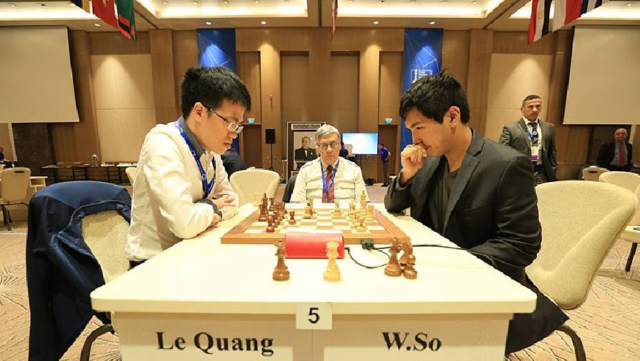 Quang Liêm thua Vua cờ trong ngày thi đấu đầu tiên Aimchess