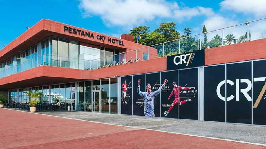 Trở lại MU, Ronaldo lên kế hoạch mở rộng đế chế khách sạn CR7 ở Manchester