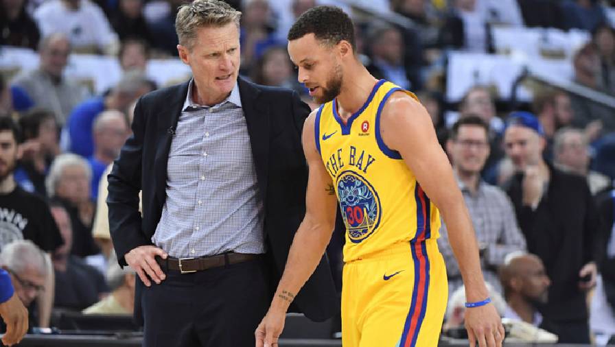 HLV của Golden State Warriors: 'Các đồng đội đang ỉ lại Curry'