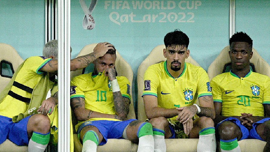 Neymar chưa hết đau đã sốt, nằm bẹp ở khách sạn khi ĐT Brazil thi đấu